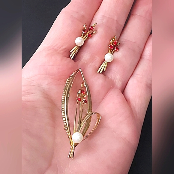 Emby Brooch and Earrings, 40's Brooch and Earring Set, Gold Over Sterling Silver - Picture 2 of 9